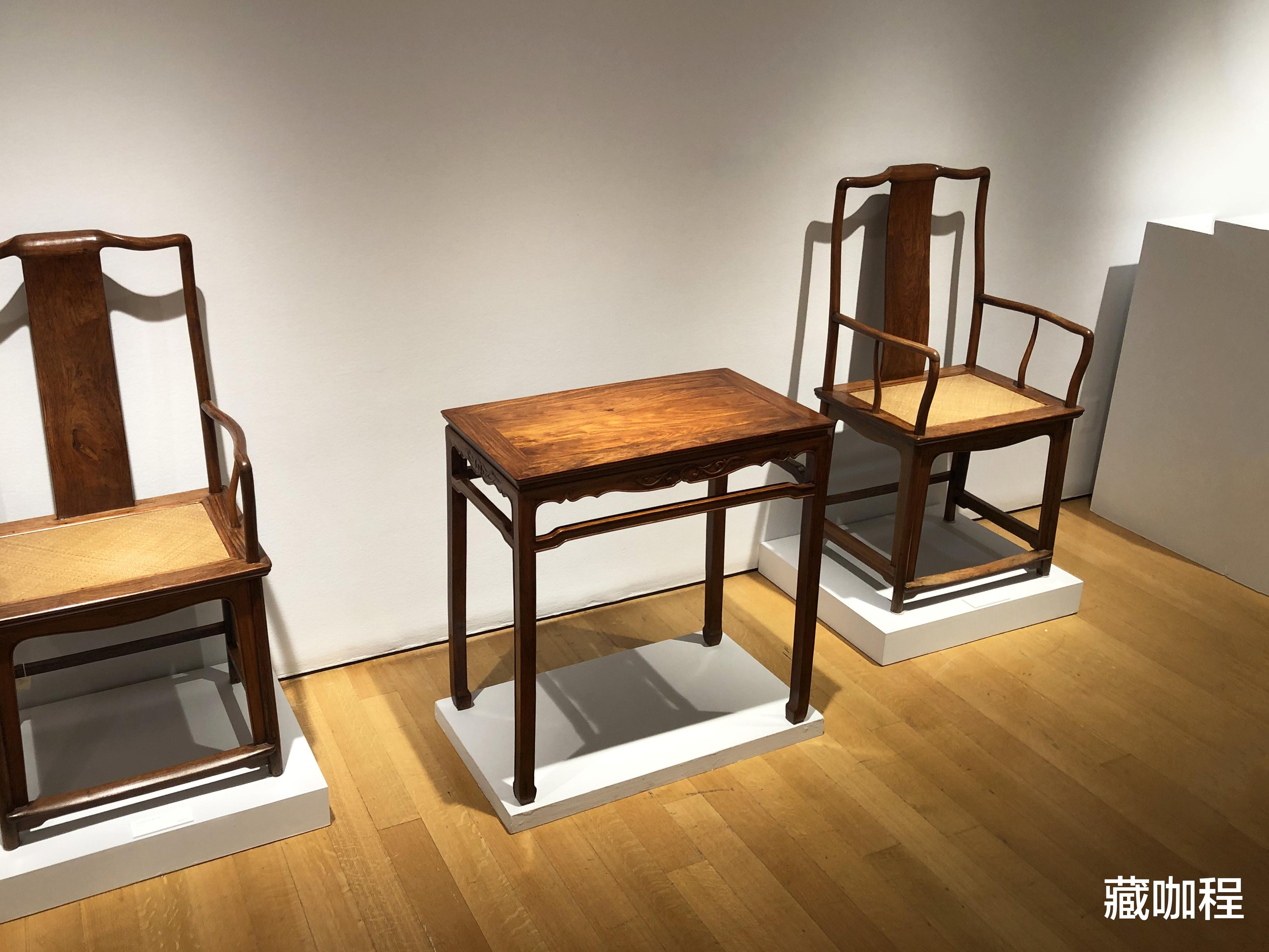 |9.375万美元成交，黄花梨罗锅枨半桌不算贵