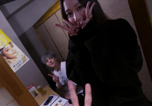 鹿晗|关晓彤陪鹿晗上班,惹网友发长文“研究两人分没分”被调侃写论文