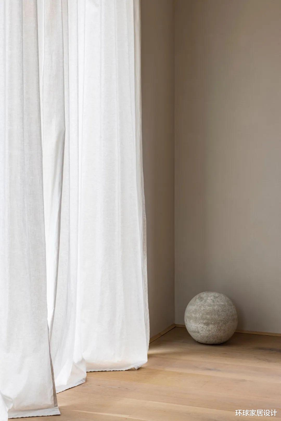 真正的“穷装风”,90后小伙的家看似家徒四壁,却越看越让人喜欢