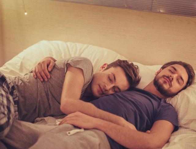 医生|26岁男子全身长斑,医生告知患了“艾滋病”,原来他一直心存侥幸