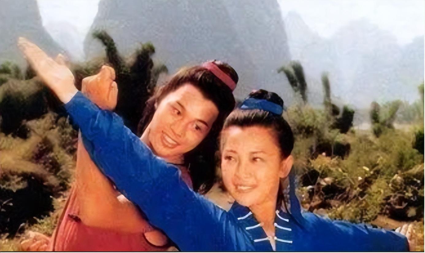 李连杰|同样是李连杰基因,把黄秋燕女儿和利智女儿一对比