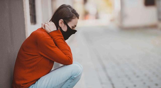 月嫂|90后女性,为何后悔生娃:“要带孩子,要工作,两件事都做不好”