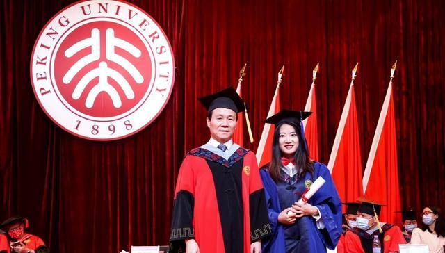 求职|北大硕士求职遇冷,原因很现实,金本银硕铜博将成985学历鄙视链