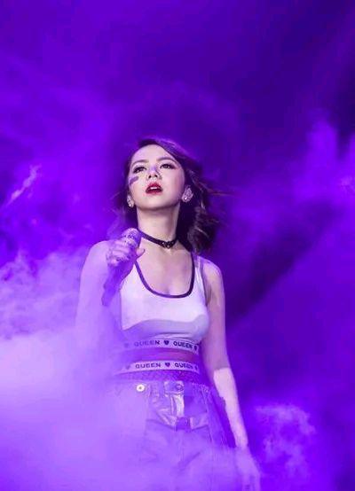 邓紫棋|邓紫棋疑似于今年10月在上海领证结婚：本人正式作出回应！