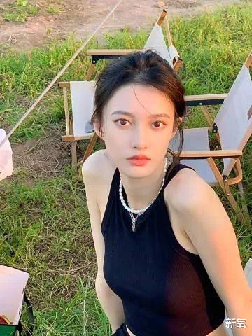 |无性别差攻击的美少女，不如自己和自己结婚吧？