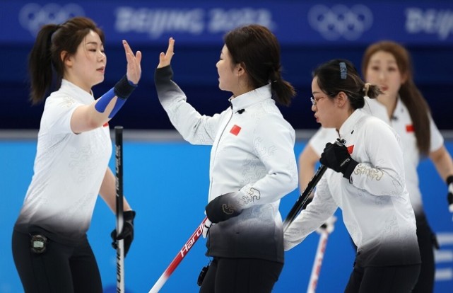 中国队|终于赢了！中国女子冰壶队战胜冬奥卫冕冠军，垒次调整获奇效！