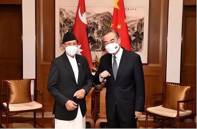 西藏|为修建1条铁路,准备横跨喜马拉雅山,值得吗?