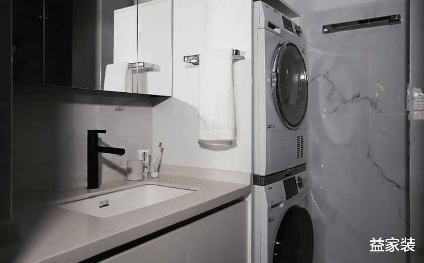 直男的家也能很精致,黑白风更显个性,展现低调的张扬感