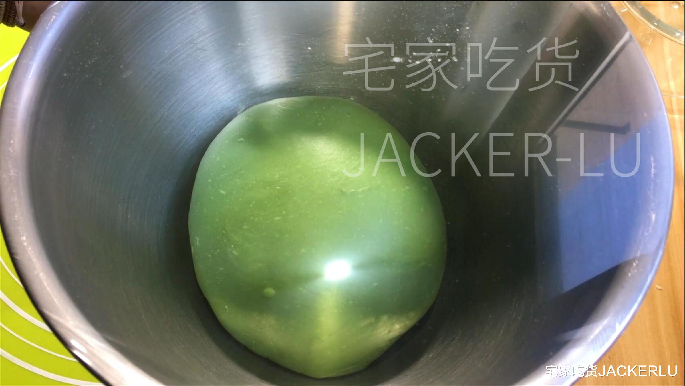 抹茶红豆欧包，易出膜，外脆内软，红豆与抹茶超级搭配。