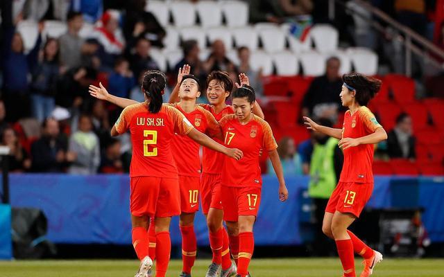 李影|5-1！中国女足锋霸满血归来，6分钟内轰2球，曾因女友问题被弃用