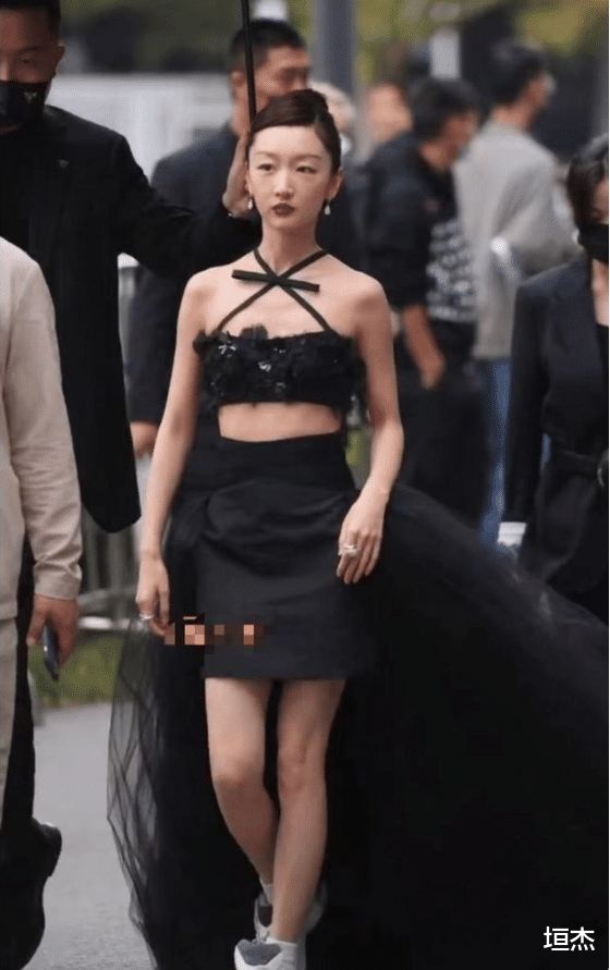 生图|痘痘脸、赘肉、五五分！生图里的“女神”明星，都因“照骗”翻车