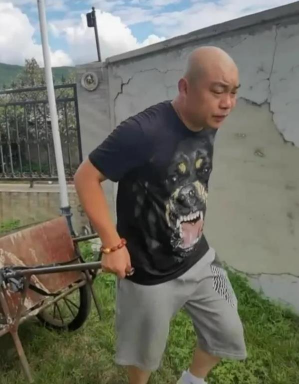 赵本山|当年赵本山徒弟程野晒豪车,其一是车牌“8888”的劳斯莱斯