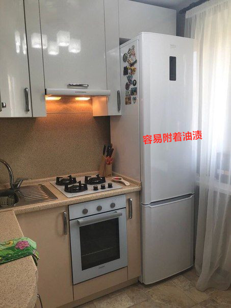 家里再小,冰箱都不能挨着灶台放一起,要不是发现得早差点酿大祸