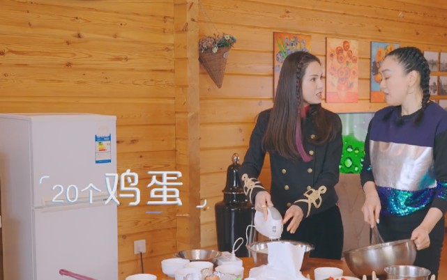 钟丽缇|52岁钟丽缇曝老公每天吃20个鸡蛋，等飞机也练深蹲，保持活力满满