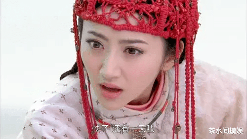 景甜|同样头顶“网兜”,贾静雯经典、邓萃雯毁形象,刘诗诗景甜太累赘