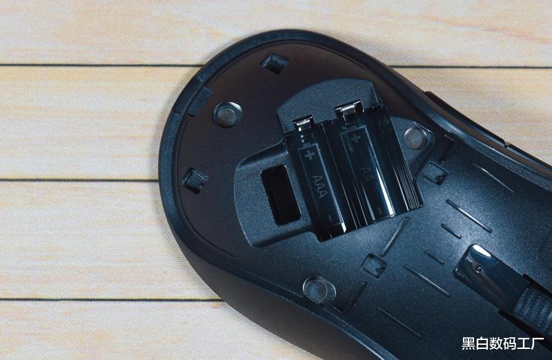 弗朗西斯|5号、7号电池都可供电的鼠标你玩过没,方便是真的