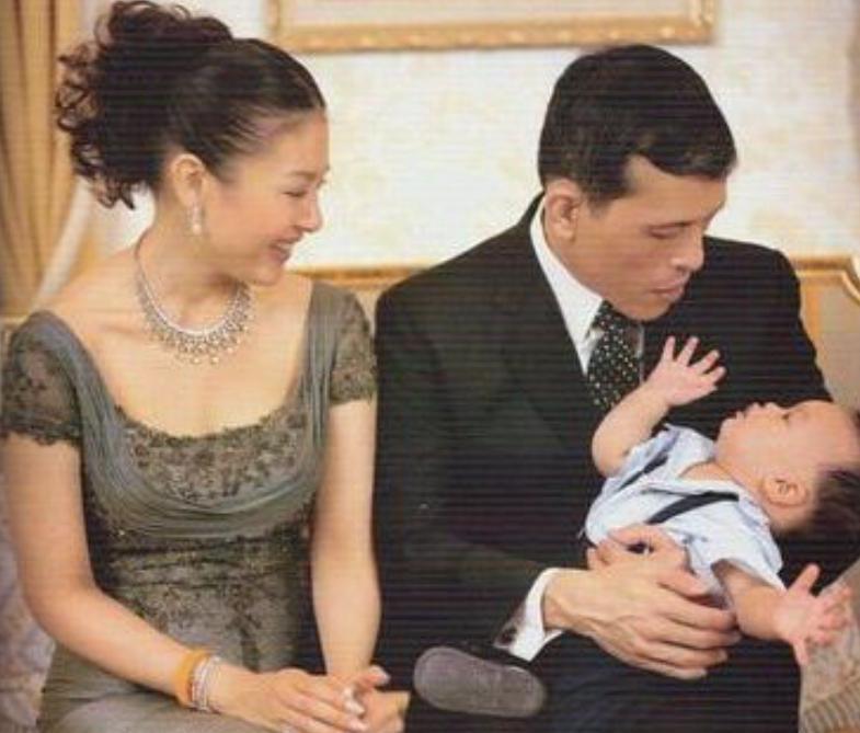 诗妮娜|17岁提帮功情商越来越高，私下晾晒幸福留念照，唤起储妃尘封回忆