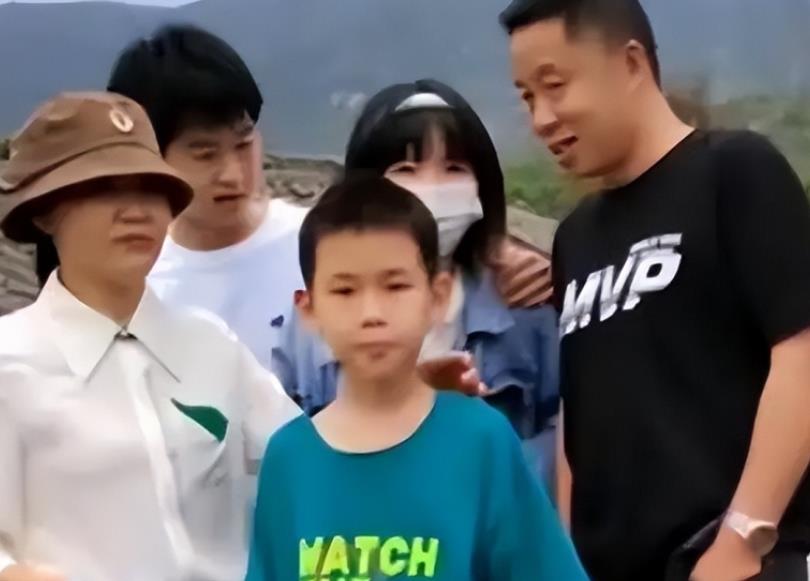 带货|孙卓回家后全家热度高,三姨首次带货日用品,遭嘲都想分一杯羹