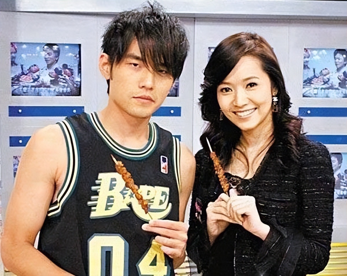 昆凌|发生什么了?刚宣布“封肚”半个月,昆凌又说可能为周杰伦生四胎