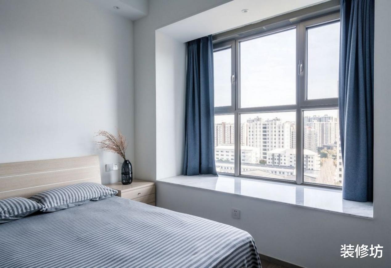 U型开放式置物架,还有半开放书房,层层递进的空间格外美