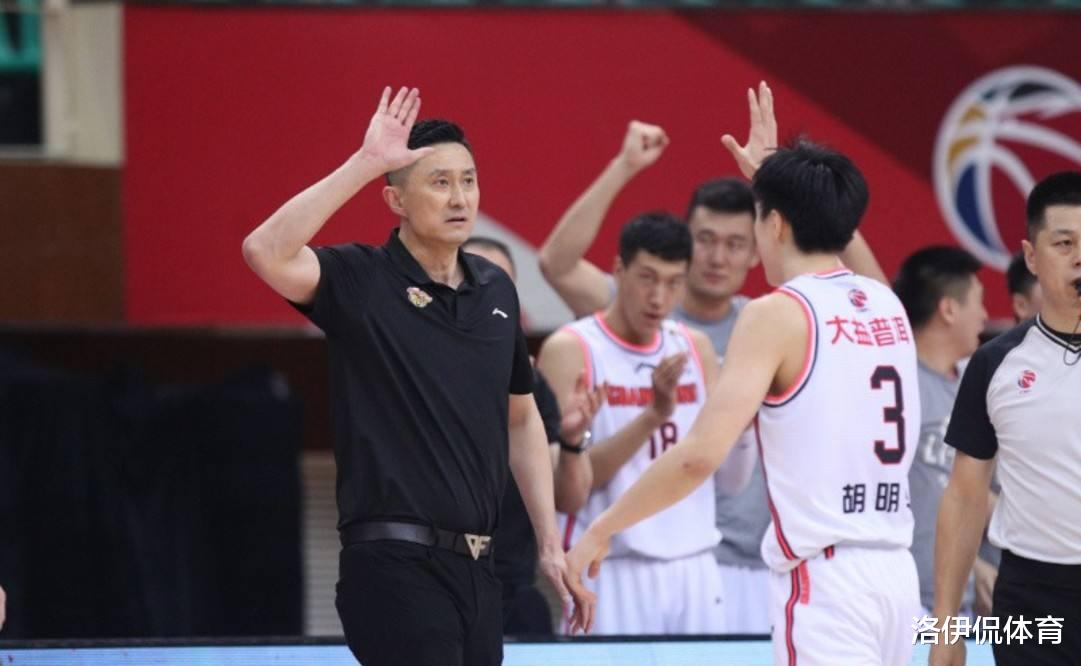 尼尔·罗伯逊|今晚！CBA上演虎鲨斗，李春江再战杜锋，广东乃上海争冠试金石