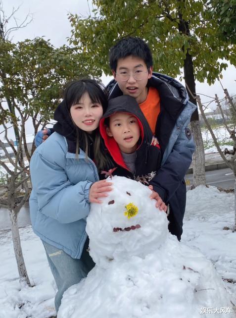 孙悦|太损了！孙辉被妈妈打扮异常乖巧，孙悦揭露原因：哥哥没有欺负我