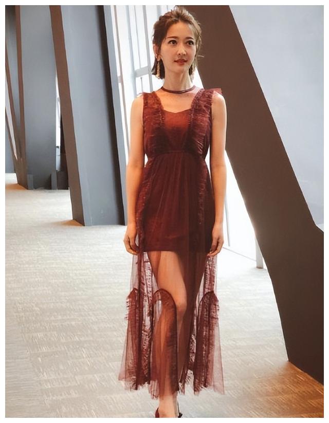 谢颖颖|“财经一姐”谢颖颖:音乐专业出身,为何走上了财经主持道路