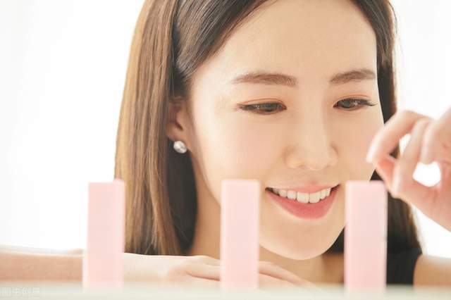 护肤 混合性皮肤类型早晚护肤有何不同？这份指南分7个步骤，请收好