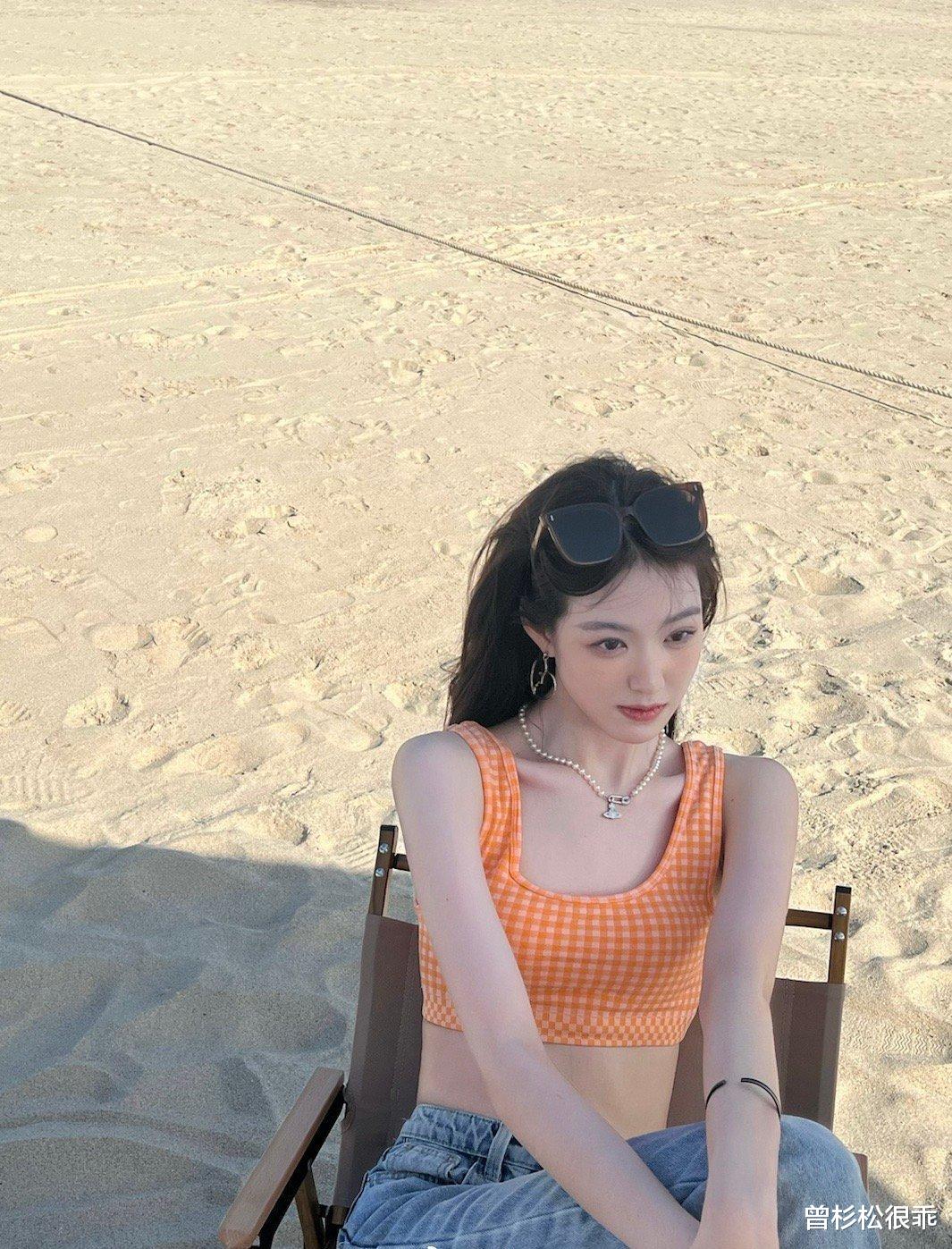 张琳|郭碧婷同公司新人张琳苑碧海蓝天下，白色泳衣配搭雪白肌肤好身段