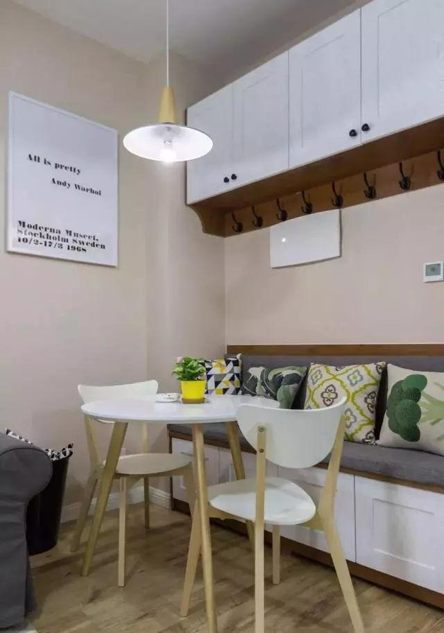 66平小户型装修,值得点赞的是,设计师巧妙解决了客厅无窗问题