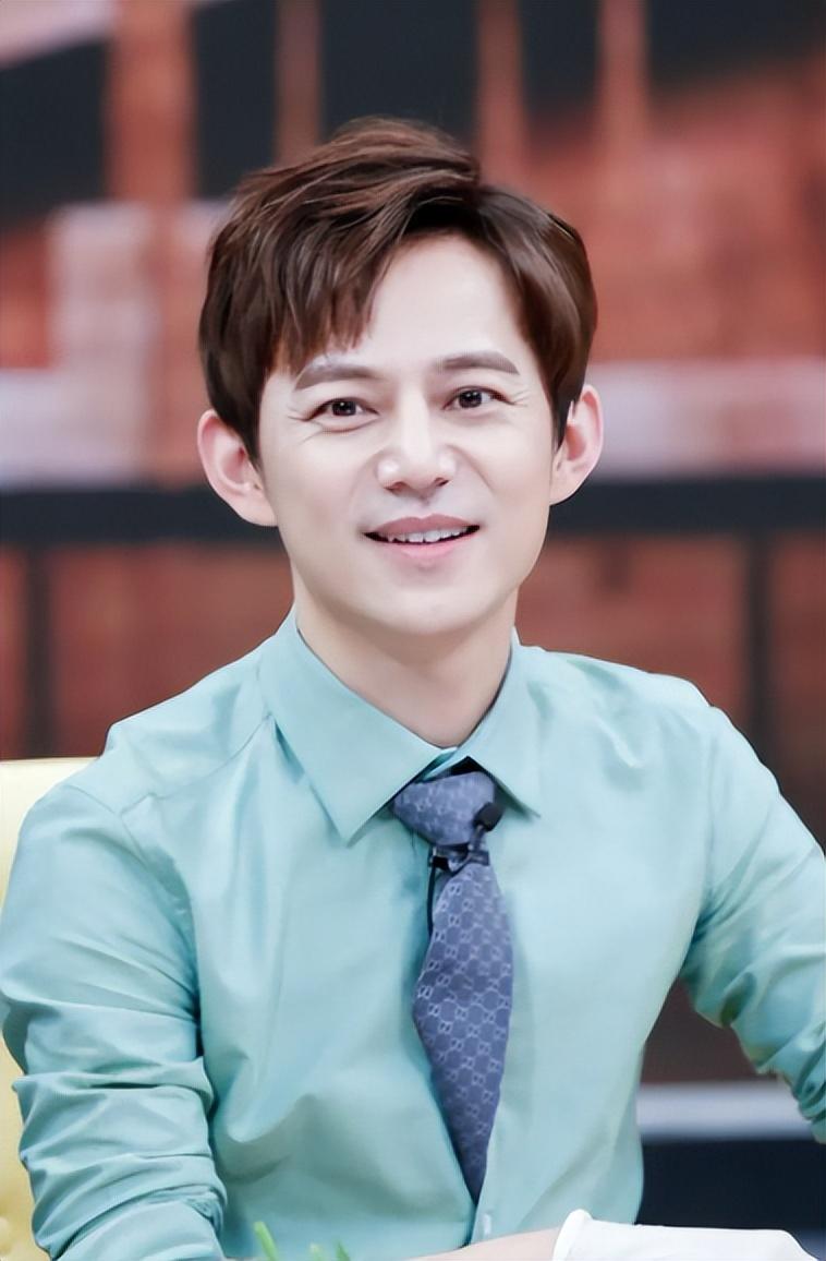 何炅|娱乐圈的人走茶凉,在何炅的身上体现得淋漓尽致!