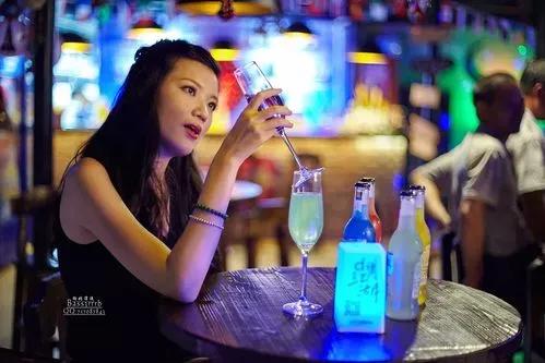 整容|“中国悍妇”邓文迪：送默多克绿帽，离婚分走270亿