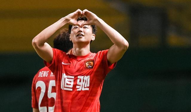 钟义浩|官宣！连签五人+两大未来之星，两位真核签约，广州至今8人离队