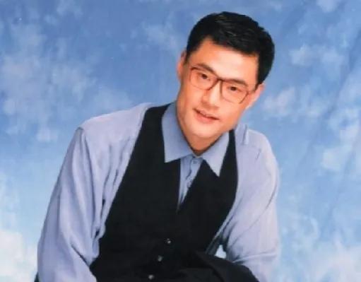 于荣光|演员于荣光，和妻子恩爱35年无绯闻，为何63岁又突然离婚？