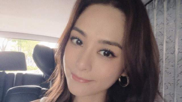 阿娇|钟欣潼机场裸妆大方示素顏皮肤白里透红 网点赞还是心中那个女神