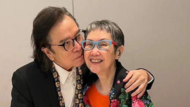 姜大卫|75岁武打巨星为爱妻庆生，紧拥贴脸亲吻好恩爱，曾被疑是周杰伦父亲