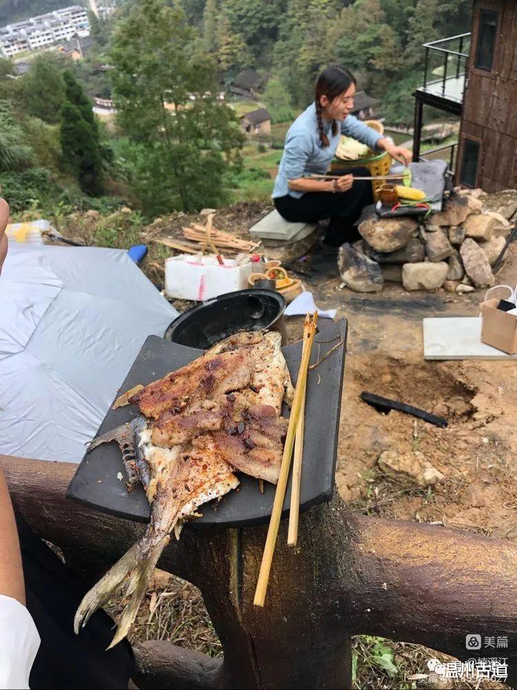 海边|假日出游哪里好？这个人少景美的风情古寨，已经藏不住了！