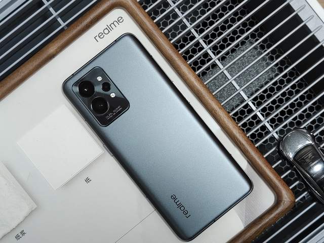 高通骁龙|性价比真我GT2 Pro：质感对得起价格