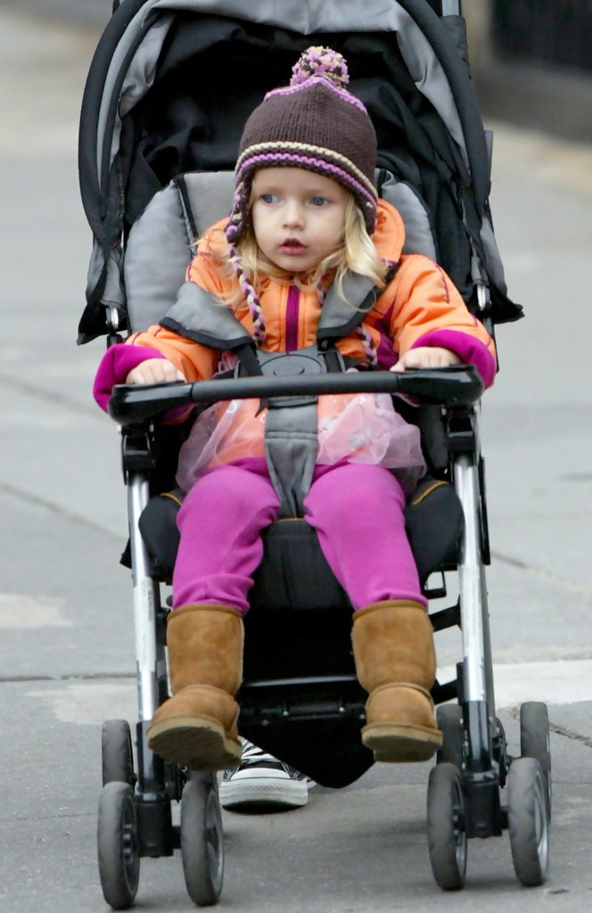 |“最美星二代”近照曝光，网友：美到不敢认：她竟都成年了？