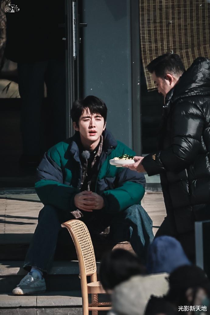 布兰妮·斯皮尔斯|张新成掰手腕导致骨折,节目组153字回应,四个重点和一个心机