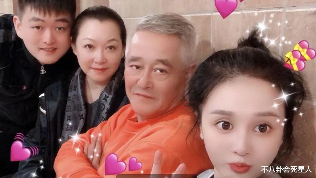 赵本山|43岁赵玉芳：爸爸是赵本山，带3百万嫁普通人，是最省心的孩子