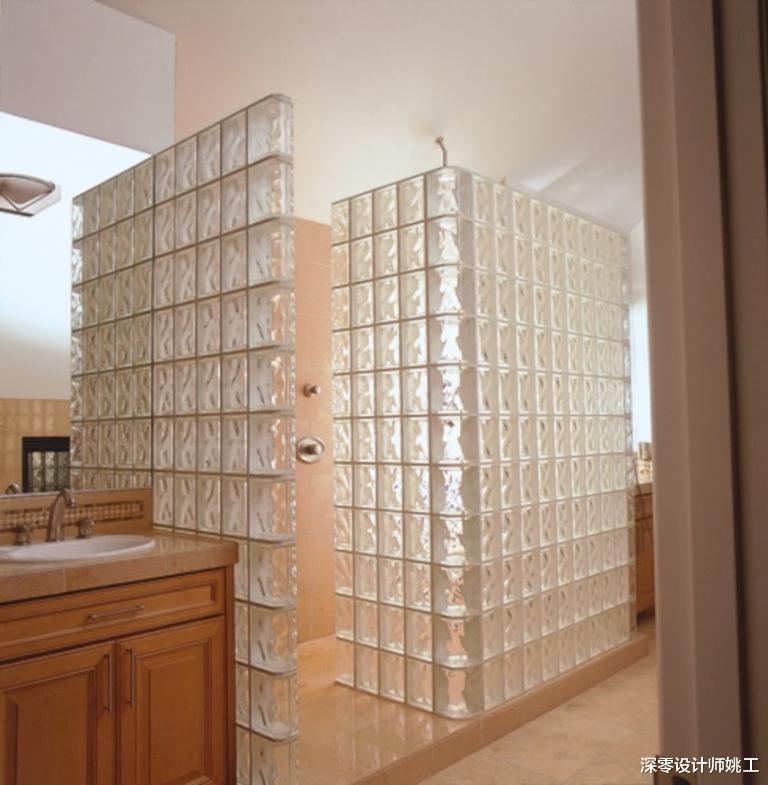 第一次发现,卫生间用玻璃砖隔出淋浴房后,还能美得这么清新脱俗