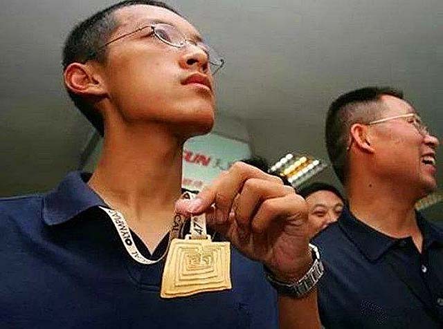 马滢|80后美丽女大学生为情所伤？毕业后选择出家，赴4000米高原修行！