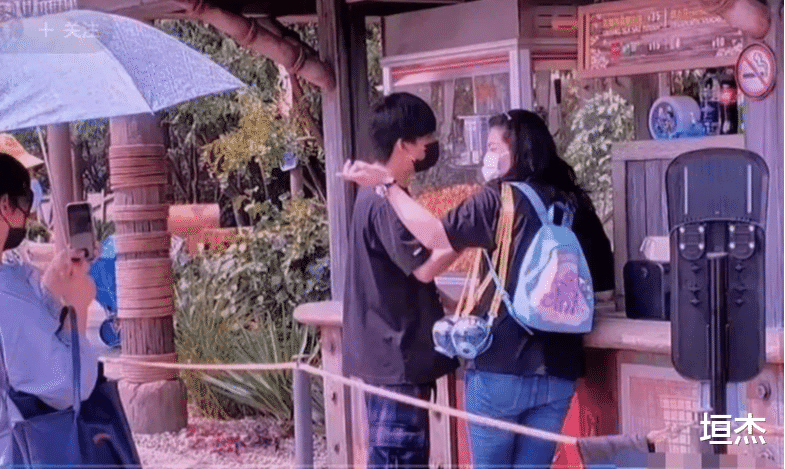 钟镇涛|6位娶了“自家经纪人“的男星，个个出乎意料，对对幸福美满