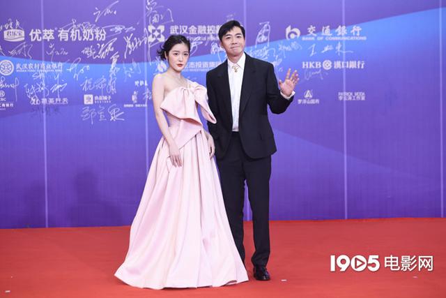 徐娇|徐娇、关晓彤百花奖撞衫！性感、优雅各有千秋