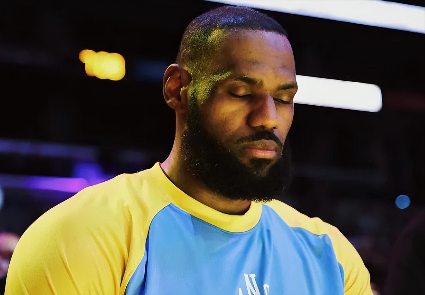 2笔重磅交易达成,勇士一喜一忧,5人签亿元合同,老詹成NBA首人