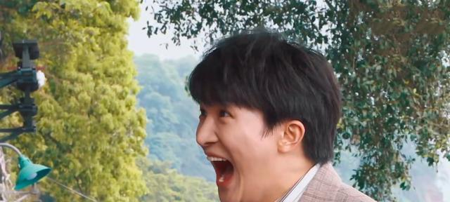 郑恺|《奔跑吧》第一期：周深肺活量大，白鹿挂衣能手，baby、郑恺落泪