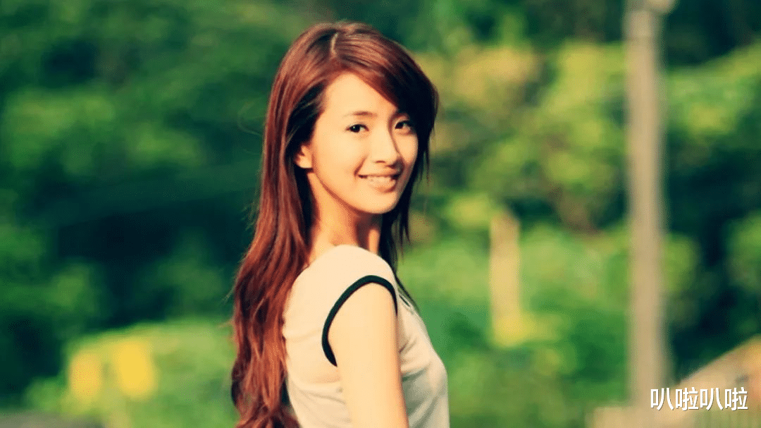 林依晨|圆脸、肉鼻、笑眼，这8位女星长着一张福气脸，看着就舒服