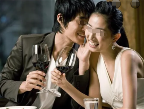 福建一男子醉酒在工友家留宿,趁丈夫外出爬上床,女子没认出来?