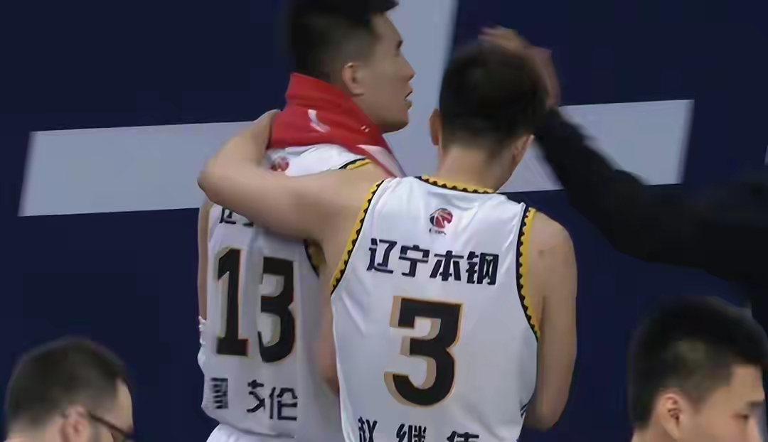 广东男篮|破案了！广东鸣金收兵，垃圾时间内，杨鸣为何还让郭艾伦上场？